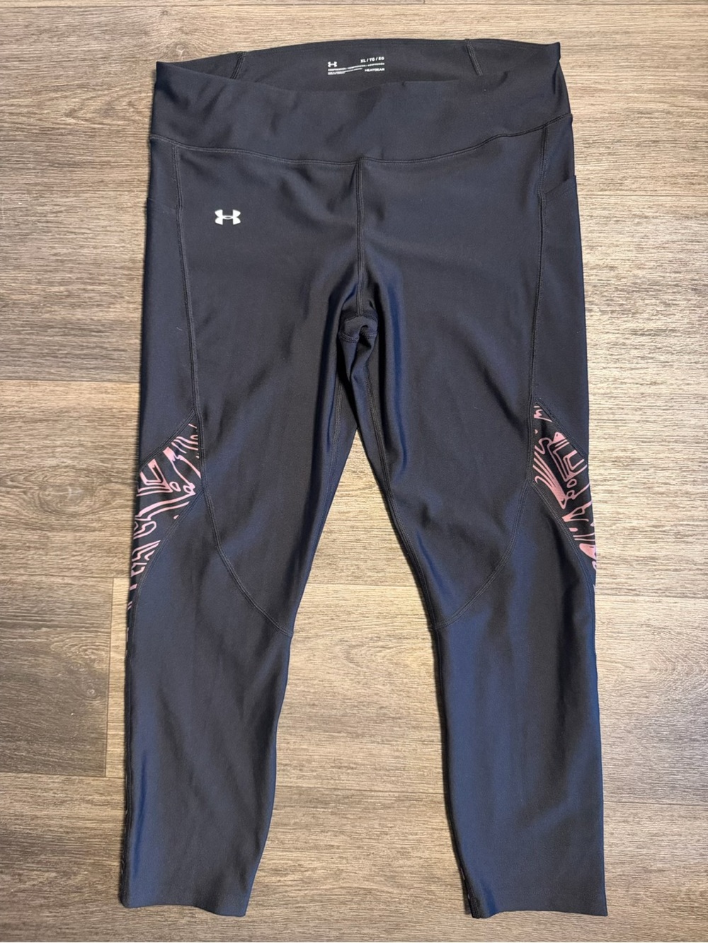 Under Armour Women Black Compression Leggings with Pink Accent